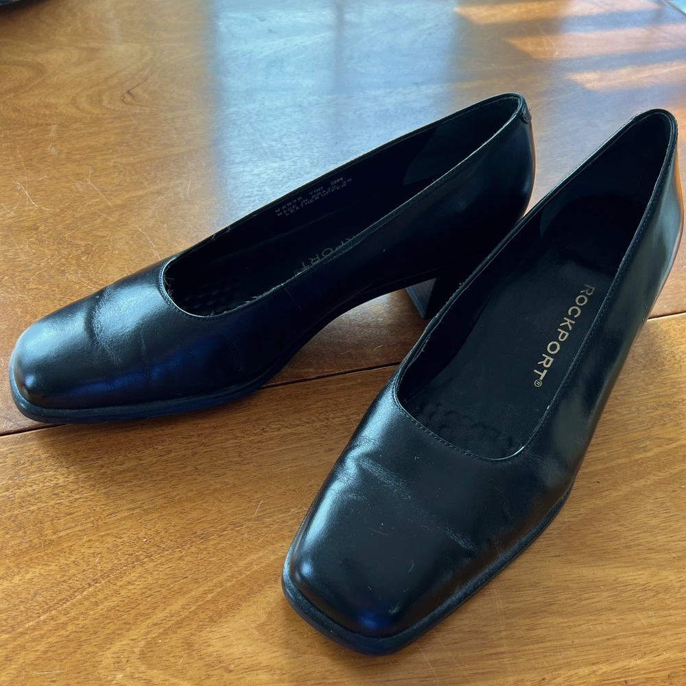 Rockport Women’s Black Leather Pumps Size US9